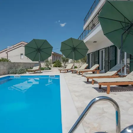 Dodo * マカルスカ